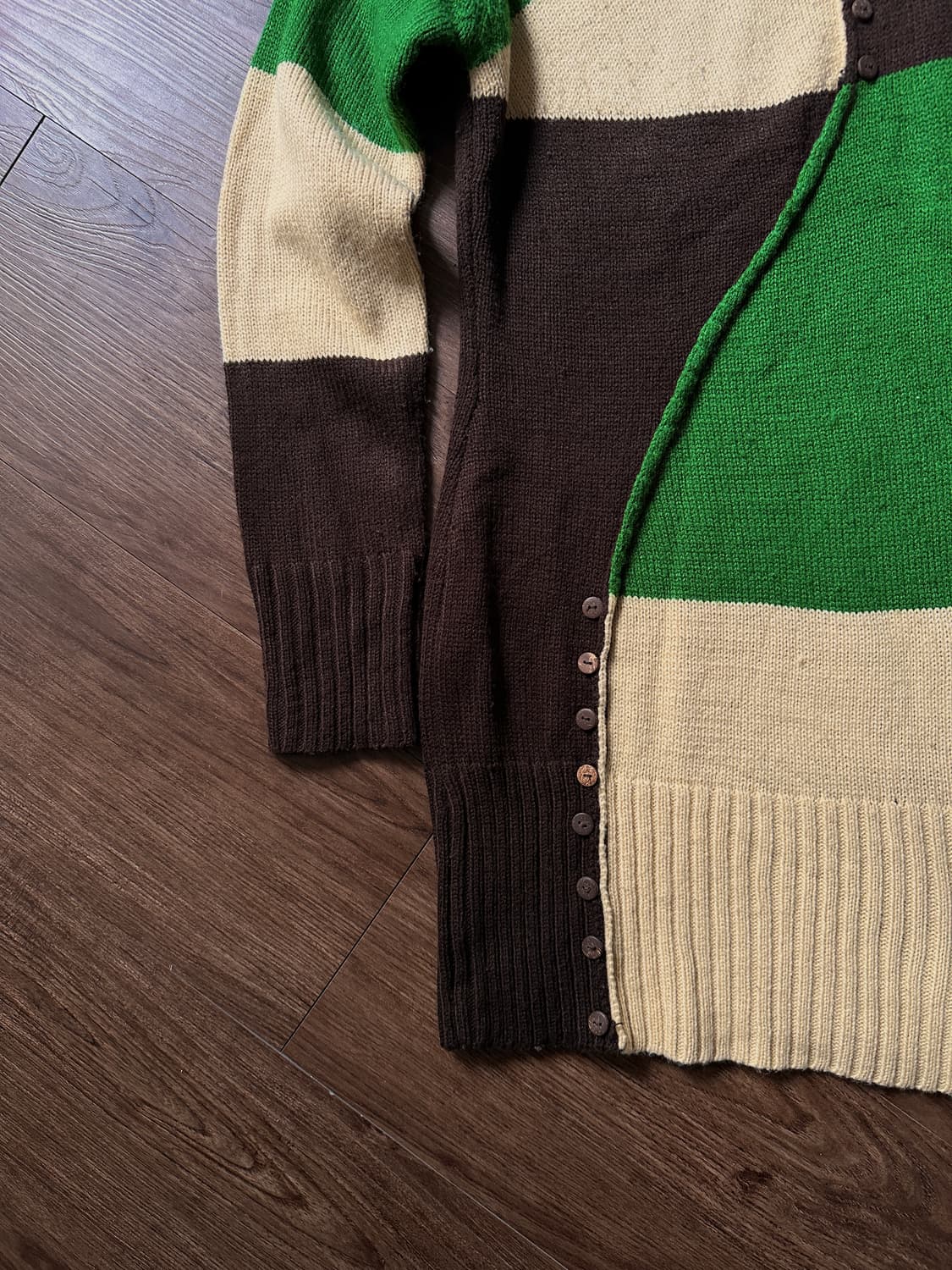 커브드 라인 패치워크 하이넥 니트 상품이미지10