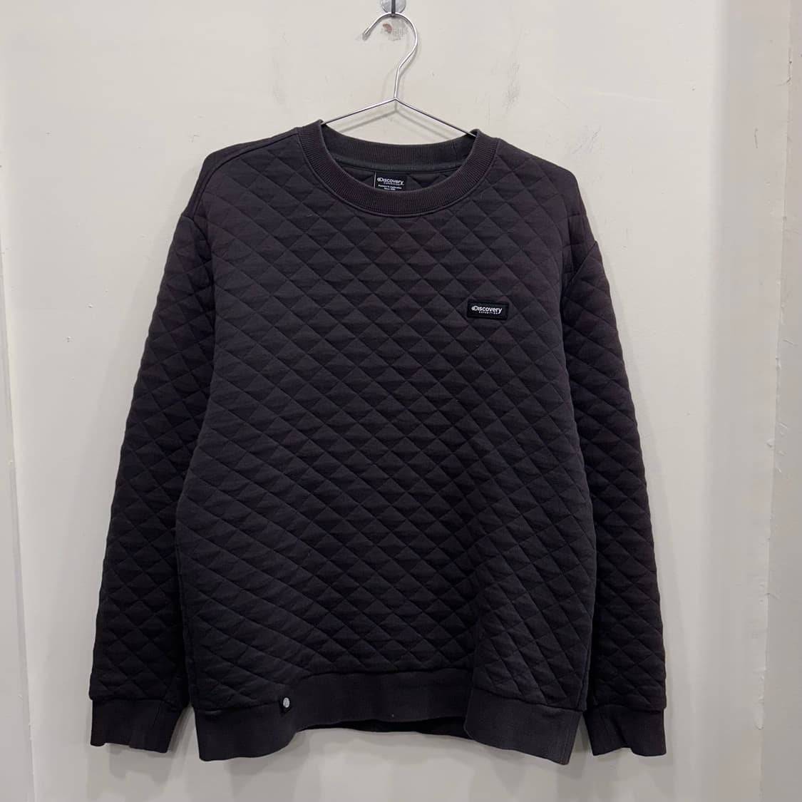 디스커버리 퀼티드 코튼 라운드 맨투맨 상품이미지2