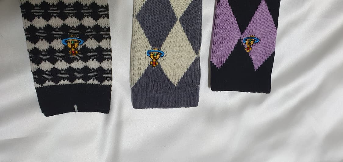 퍼플 그레이 크림 다이아투톤 아가일 체크 패턴 비비안웨스트우드 양말 상품이미지10