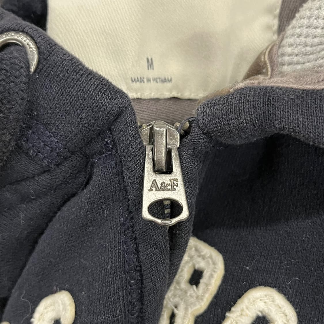아베크롬비 블랙 빅자수 후드집업 상품이미지5
