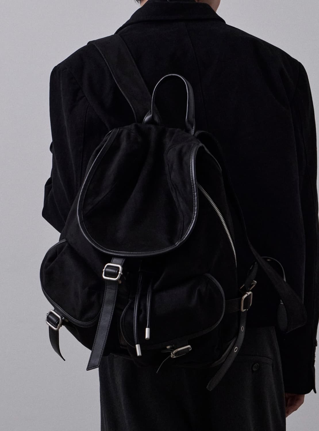 르아브 앨버트 스웨이드 럭색 블랙 상품이미지1