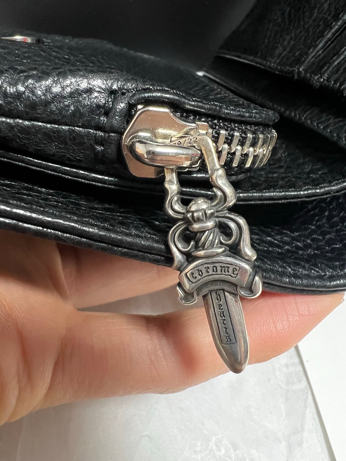 새상품 크롬하츠 스크롤라벨 지갑  상품이미지2