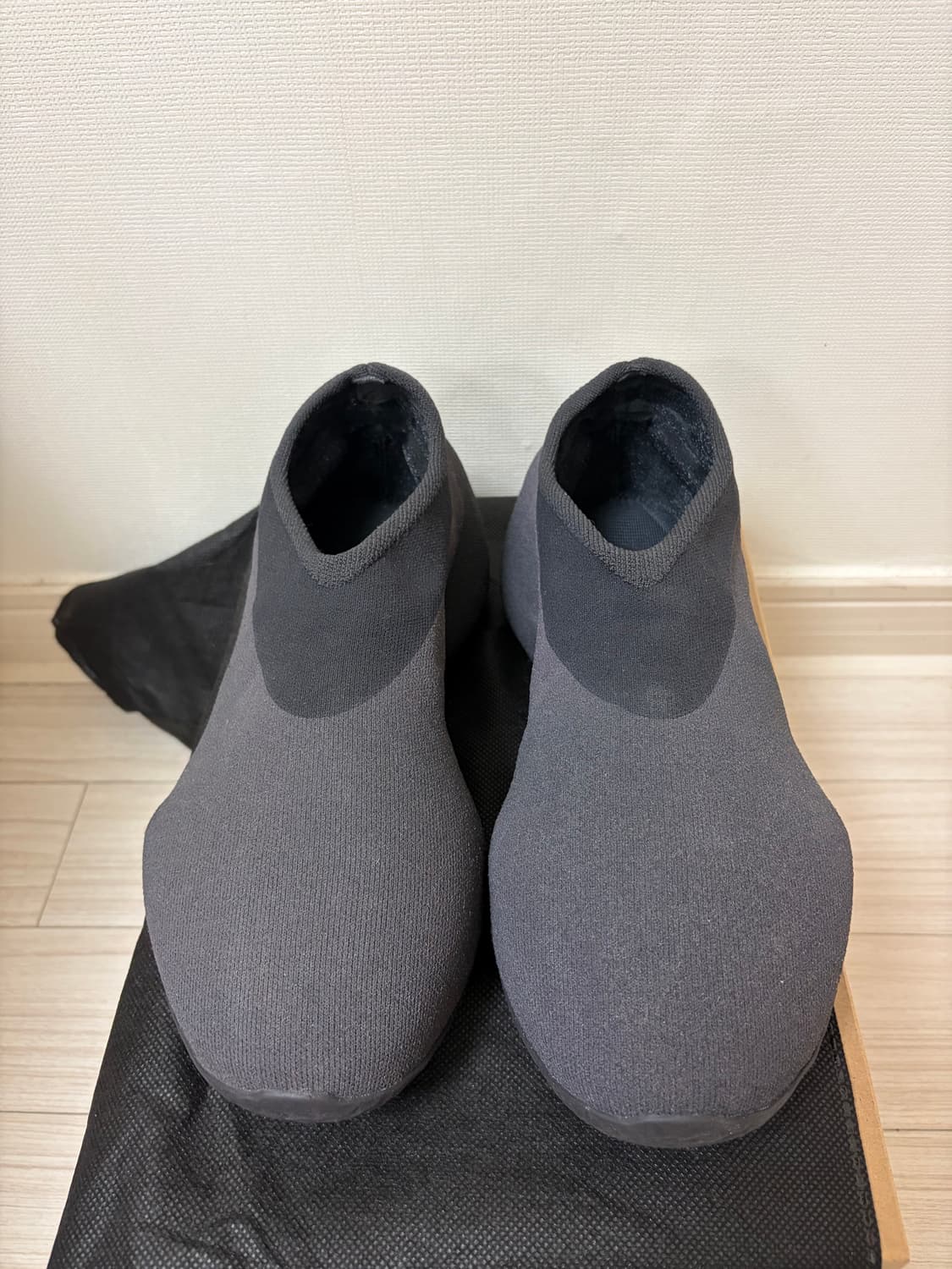 [270] 아디다스 이지 니트 러너 페이드 오닉스 상품이미지5