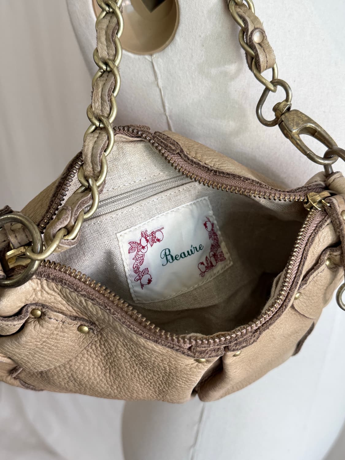 Beaure 체인 레더 숄더백 상품이미지5