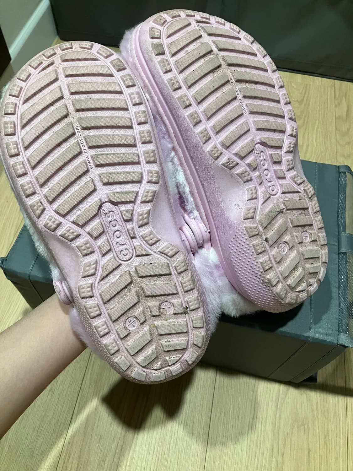 크록스 클래식 퍼 슈어 클로그 발레리나 핑크 화이트 240 상품이미지5