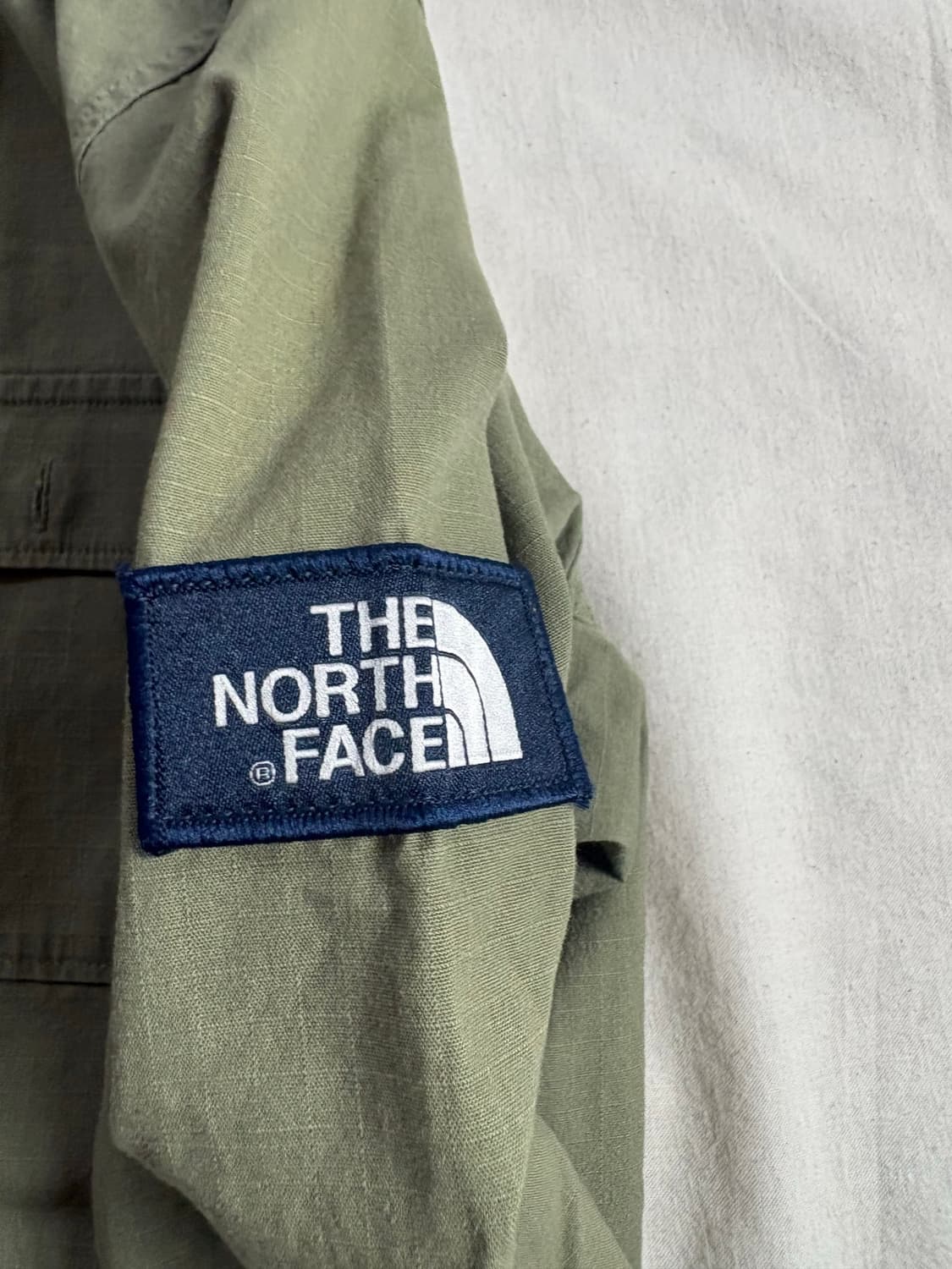 The North Face 카키 로고 포켓 셔츠 S 상품이미지4