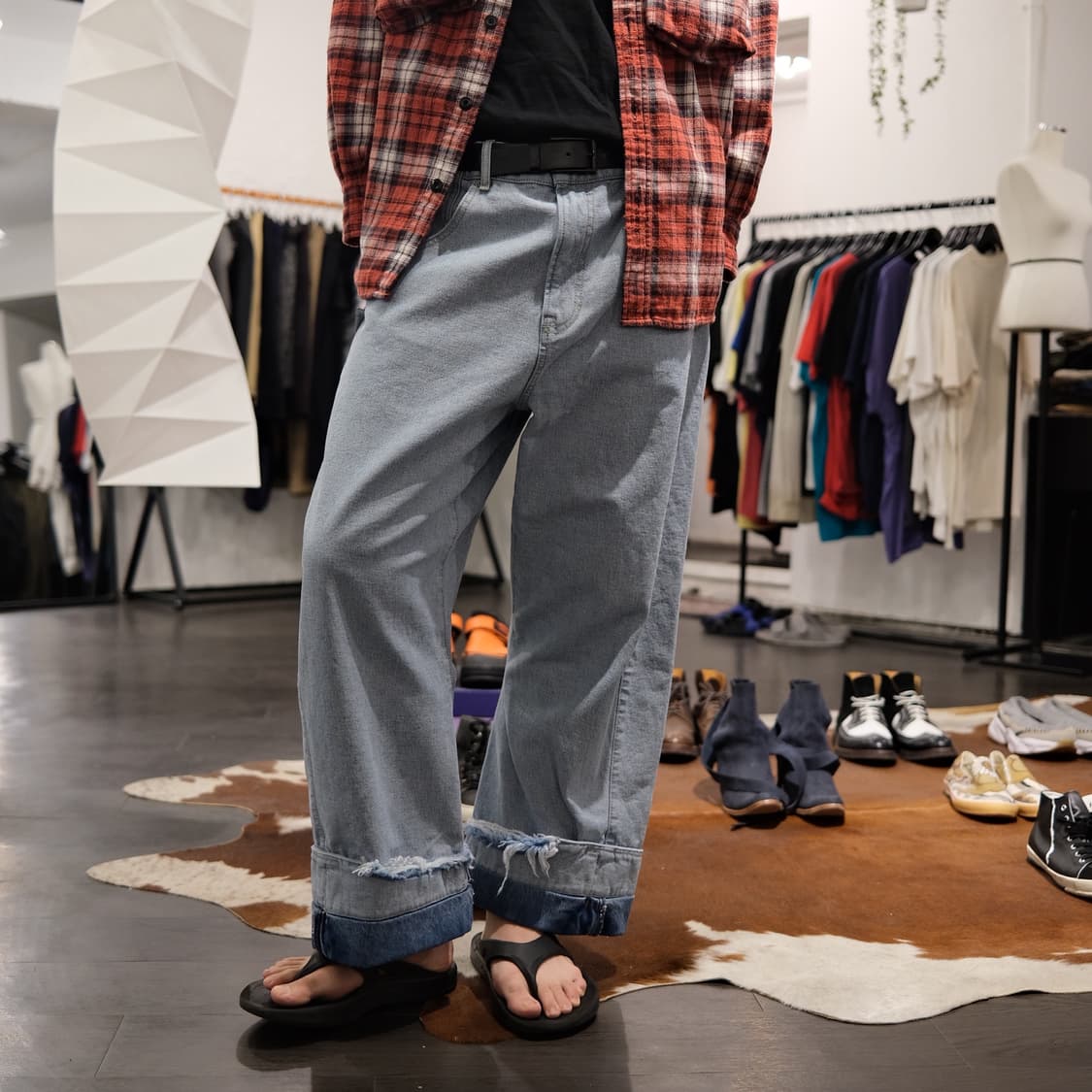 마리나 이 25ss 폴디드 오버사이즈 데님팬츠 상품이미지4