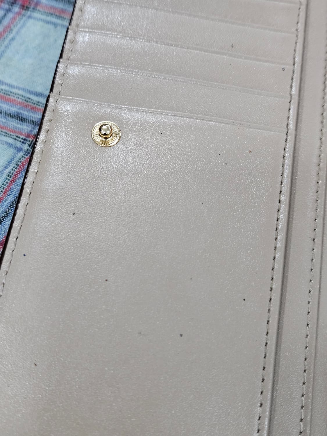 쿠론(COURONNE) 골드 뱀피무늬 여성 장지갑 상품이미지6