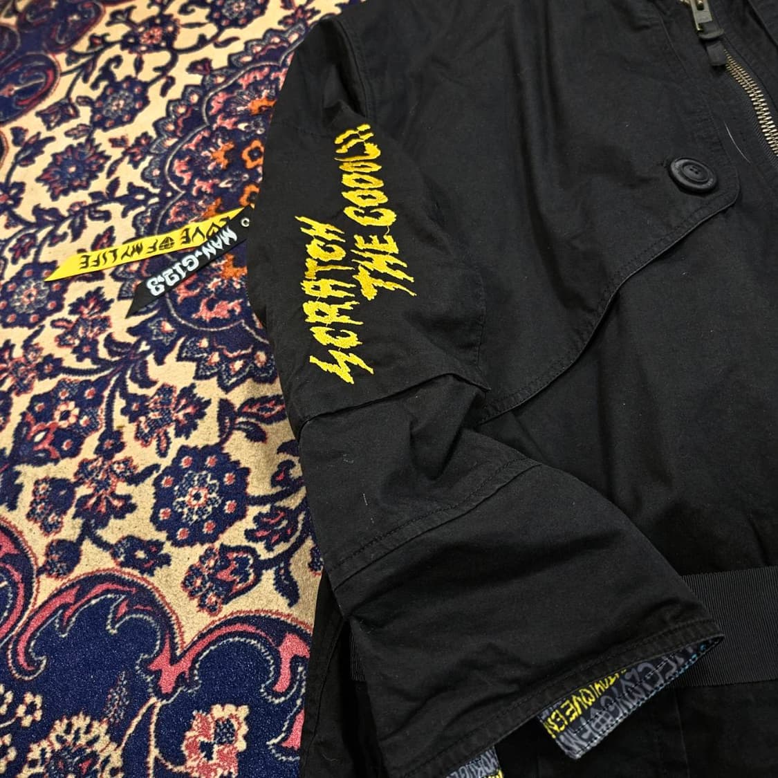 그라피스트만지 패치드 워싱 야상
Free size
 상품이미지6