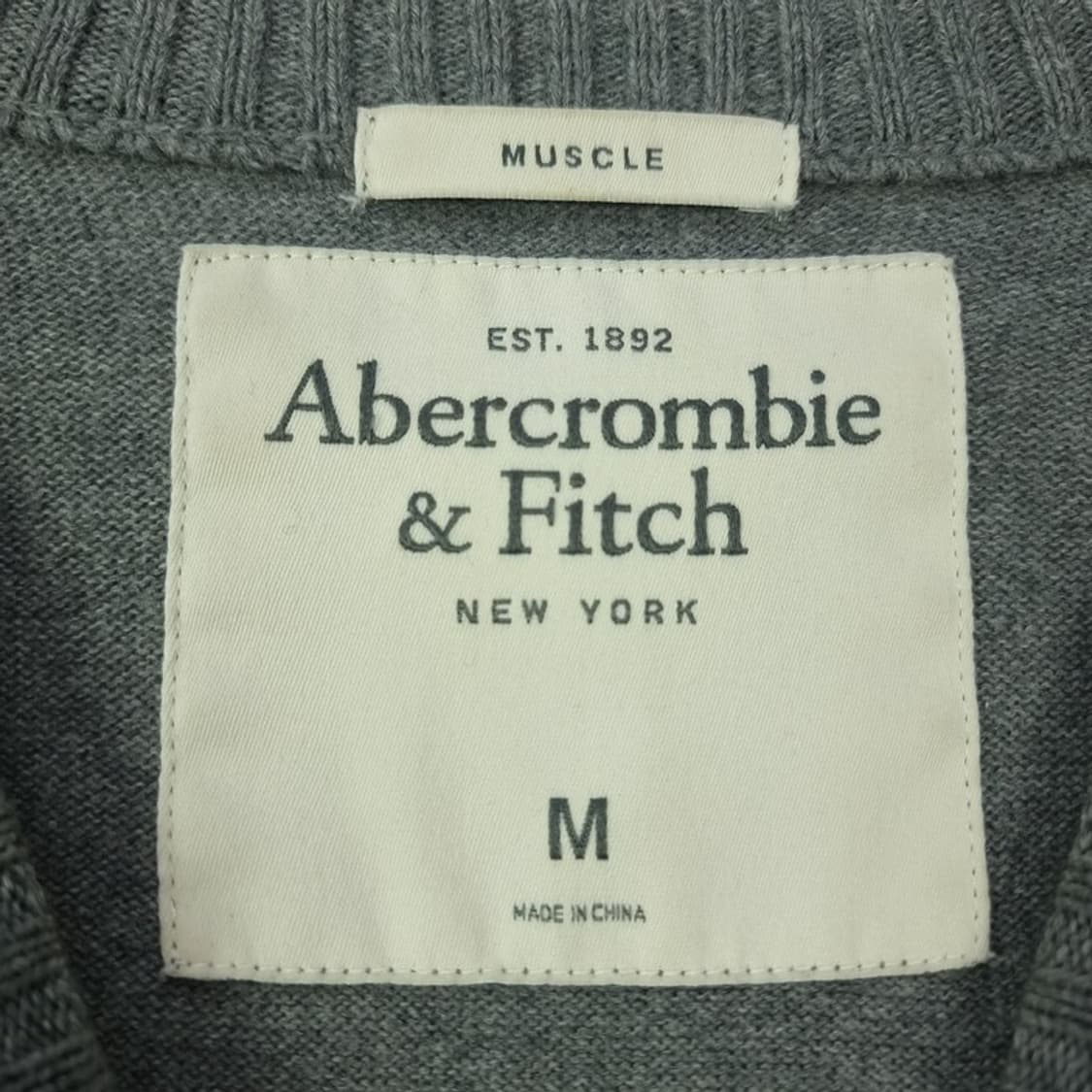 [아베크롬비] 로고 자수 브이넥 니트 그레이 M18518 상품이미지7