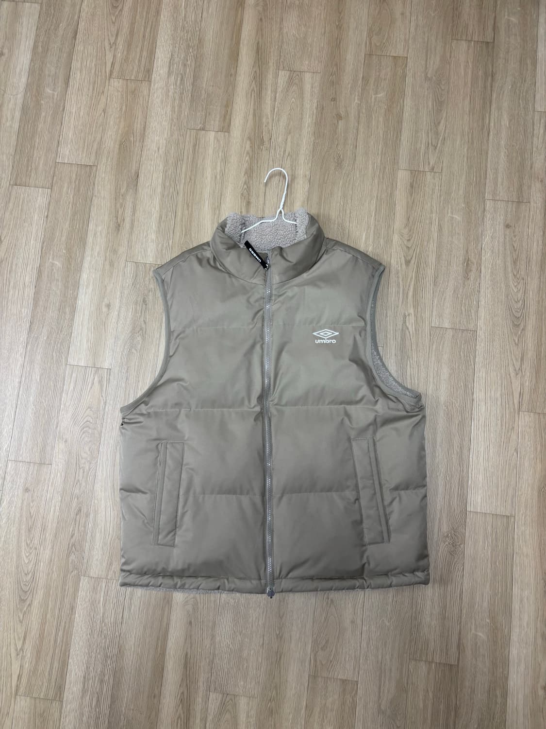 엄브로 리버서블 조끼패딩  상품이미지3