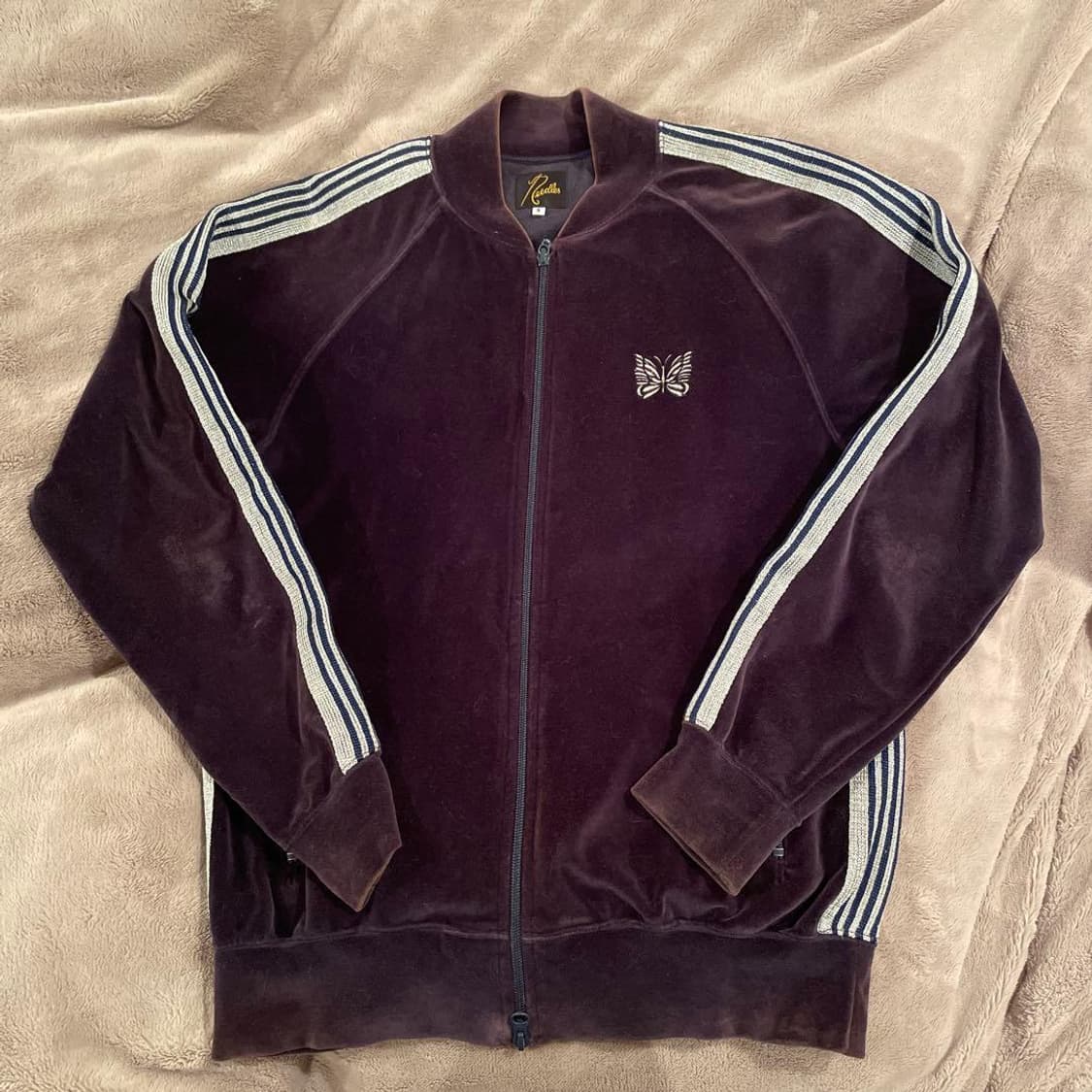 니들스 립 칼라 트랙 자켓 벨루어 버건디 상품이미지1