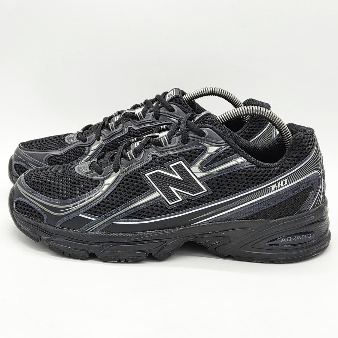 뉴발란스 740v2 블랙 실버 메탈릭 (285 D) 상품이미지1