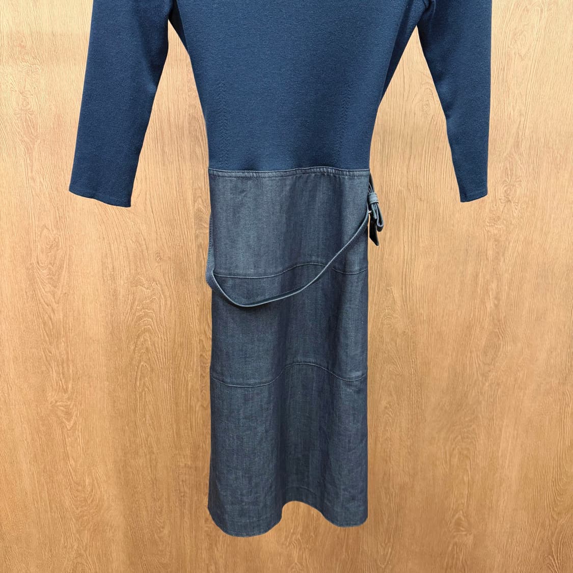 꾸레쥬 미디 원피스 5부 소매 허리 스트랩 디테일 슬림핏 차콜 그레이 상품이미지5