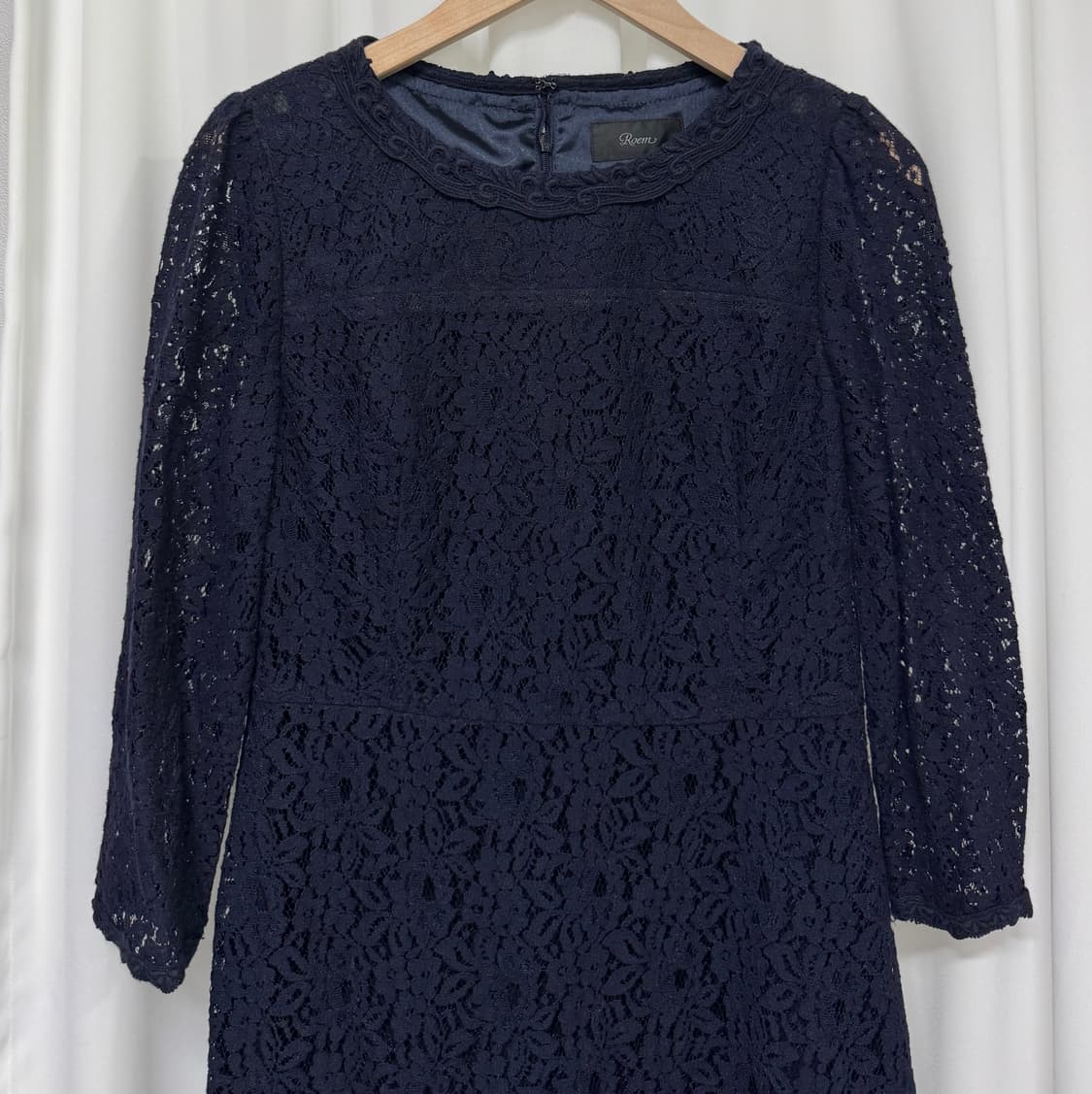 로엠 ROEM 레이스 원피스 네이비 상품이미지6