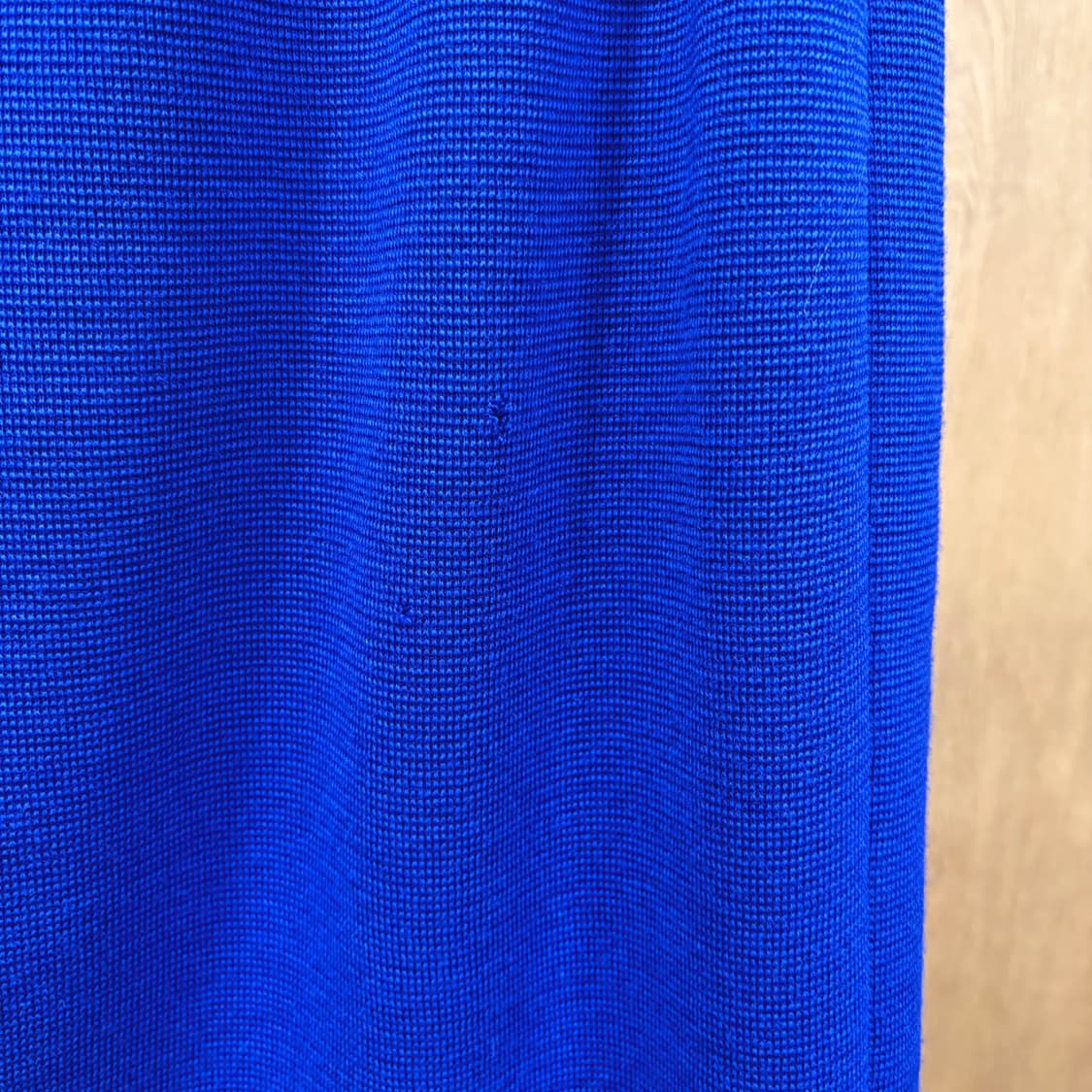 입생로랑 울 미디 스커트 밴딩 무지 디테일 H라인 블루 상품이미지7