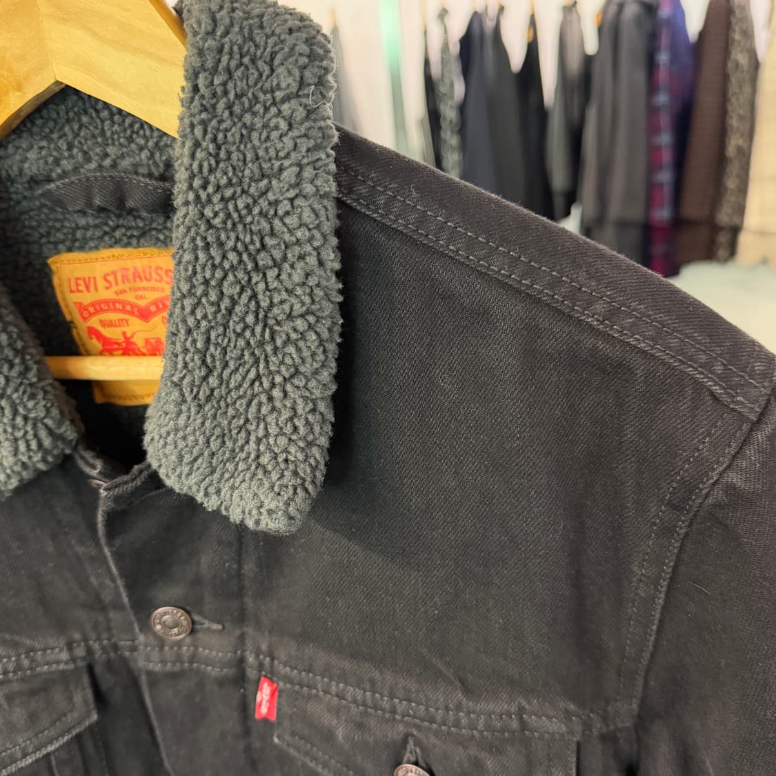 [S] 리바이스 블랙 쉐르파 데님자켓 상품이미지3