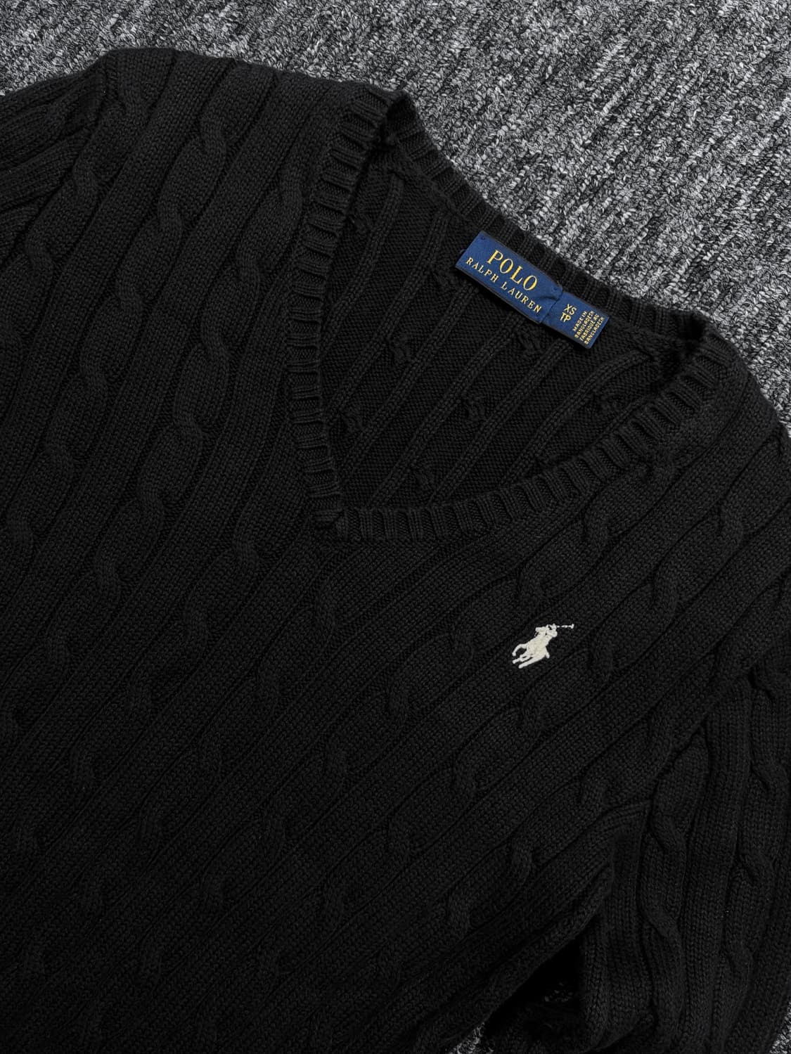 폴로 브이넥 블랙 꽈배기 니트 상품이미지4