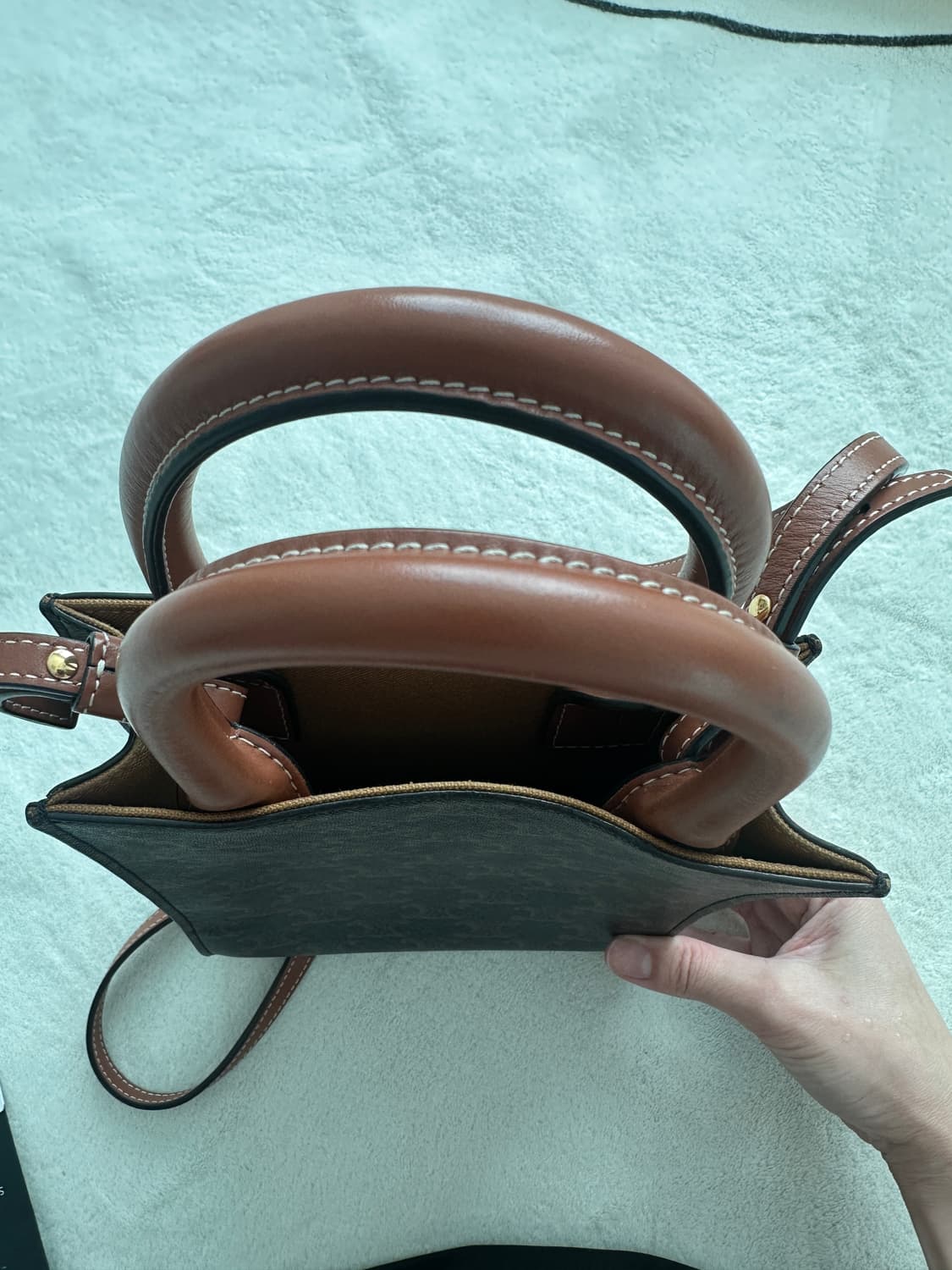 셀린느 트리옹프 카바스 미니백 상품이미지3