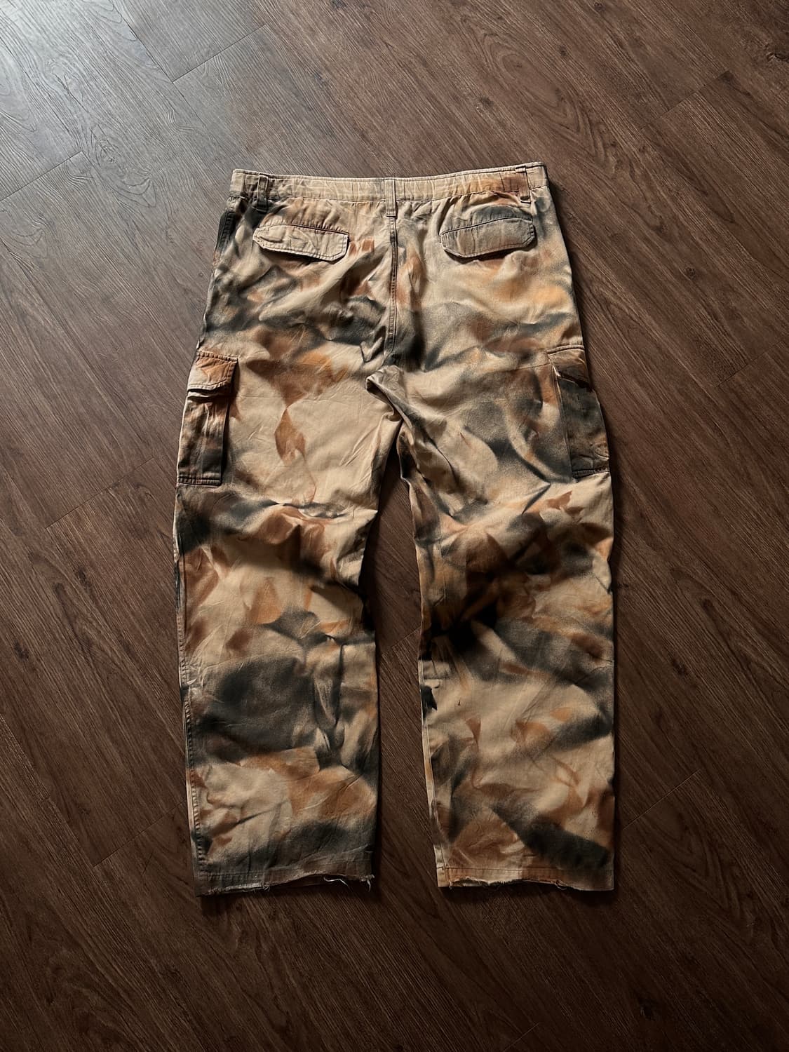 "Broken Glasses Pieces" 스프레이 카고 팬츠 상품이미지8