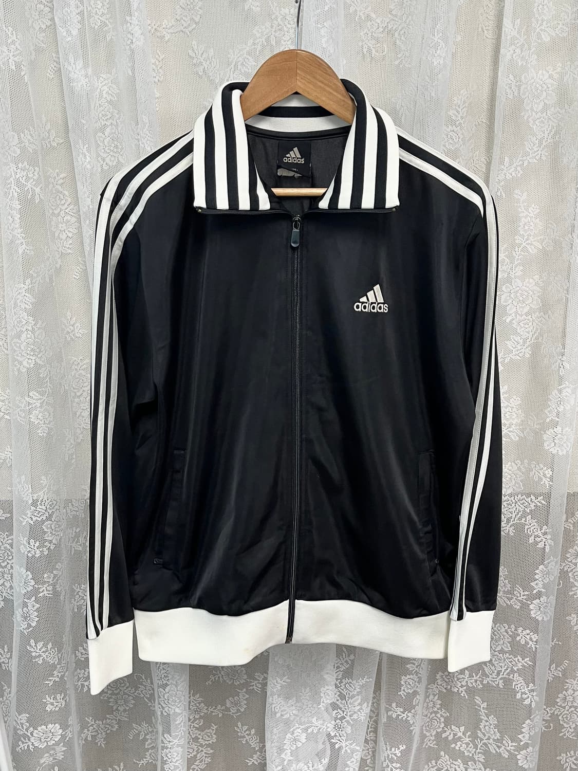 100) 아디다스 검흰 져지 블랙화이트 트랙탑 상품이미지1