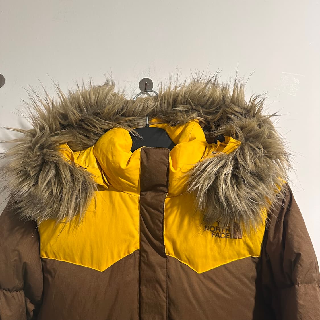 노스페이스 옐로우 브라운 패딩 상품이미지2