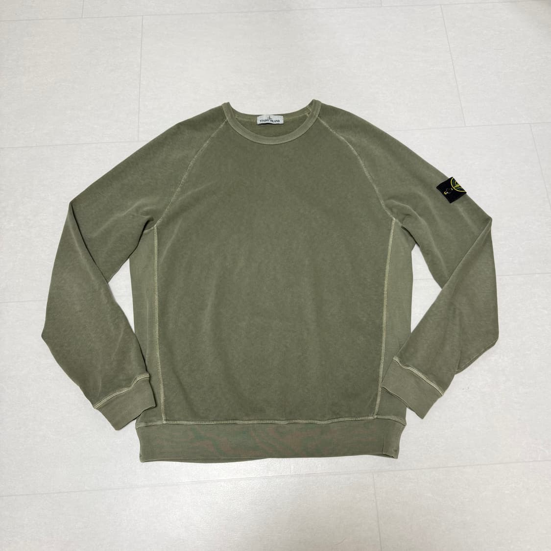 [백화점판, XXL] 스톤아일랜드 롱슬리브 맨투맨 올리브 카키 상품이미지2