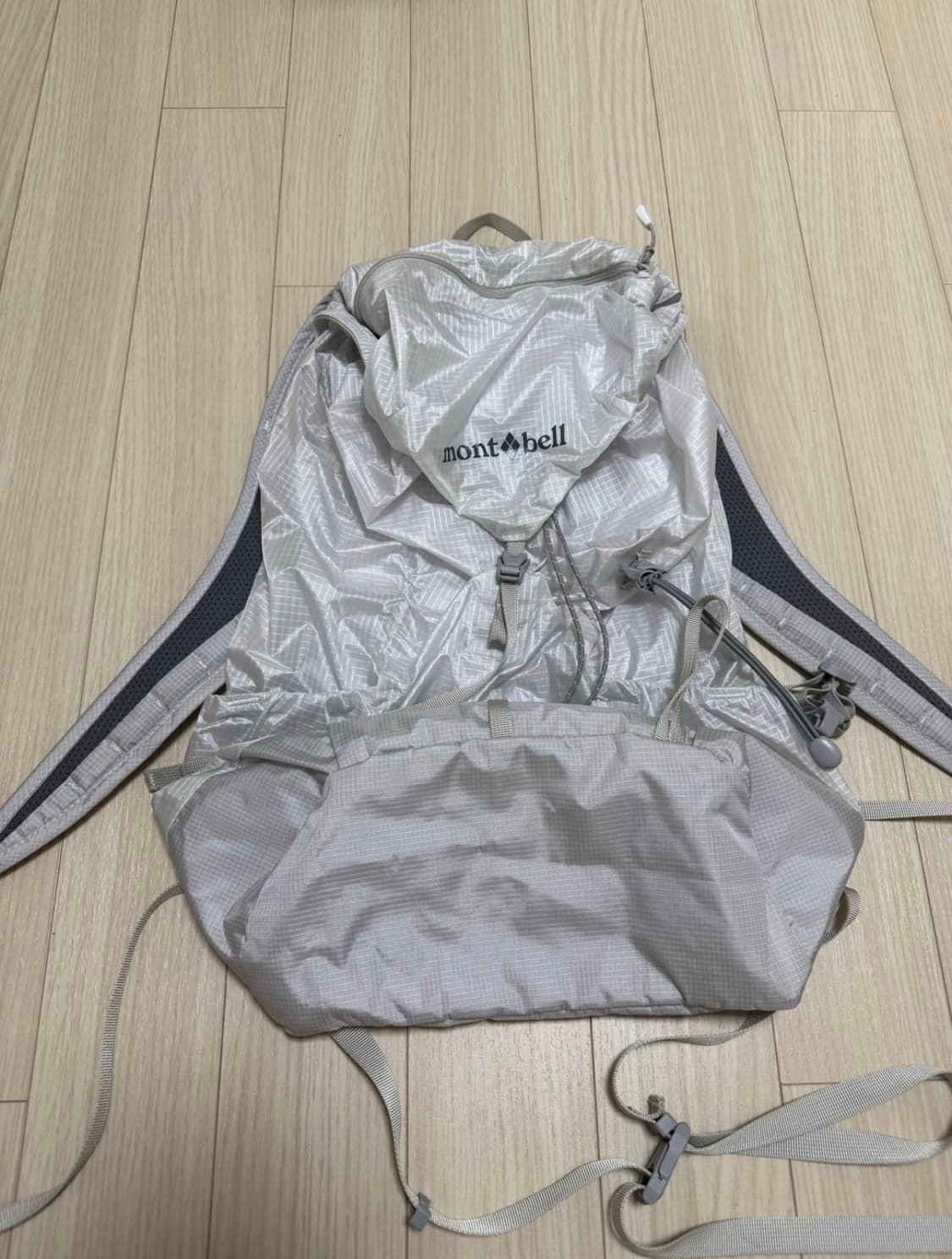 몽벨 버사라이트 20 백팩 아이스 화이트 상품이미지1