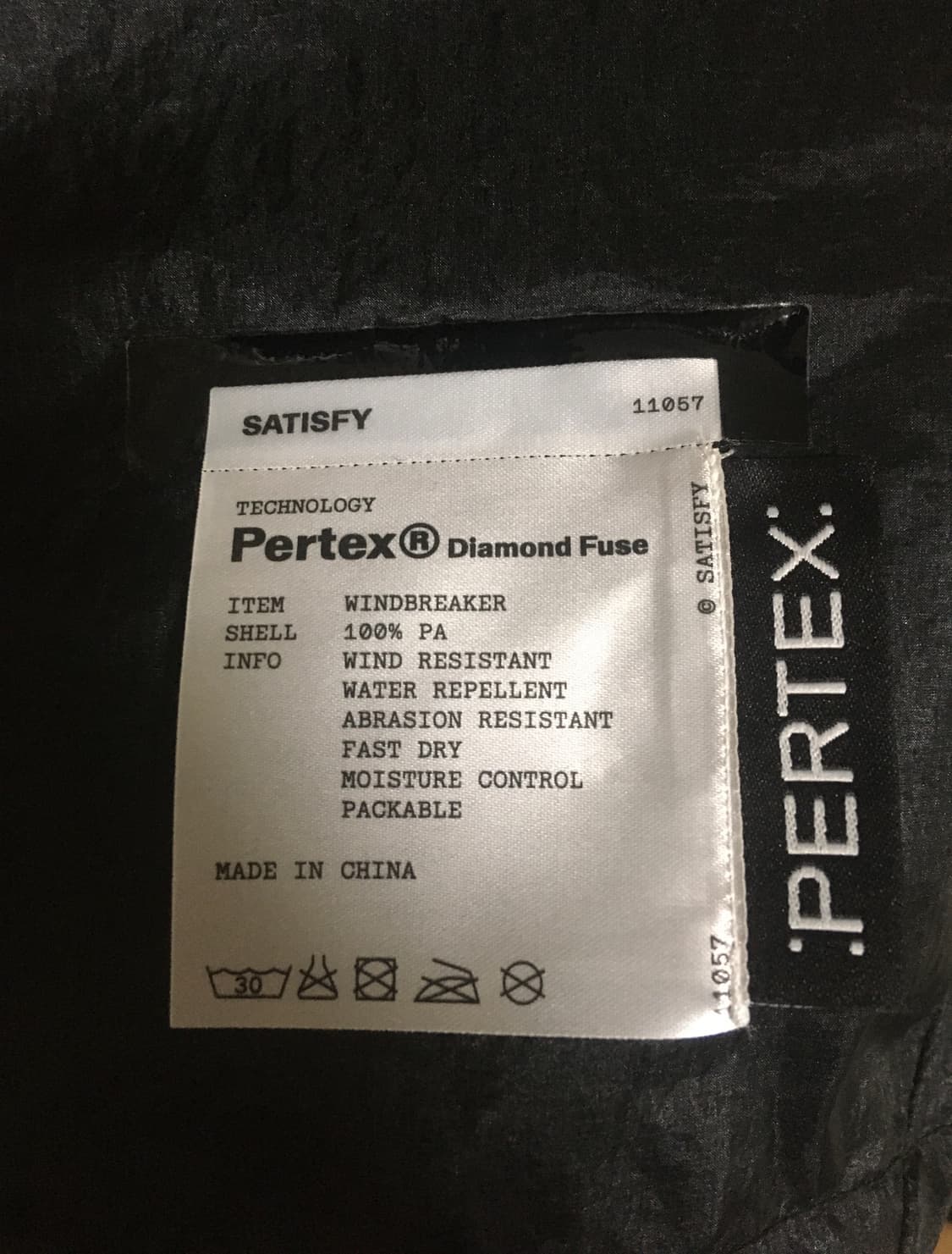 Satisfy 새티스파이 pertex 바람막이 블랙 판매합니다 상품이미지6