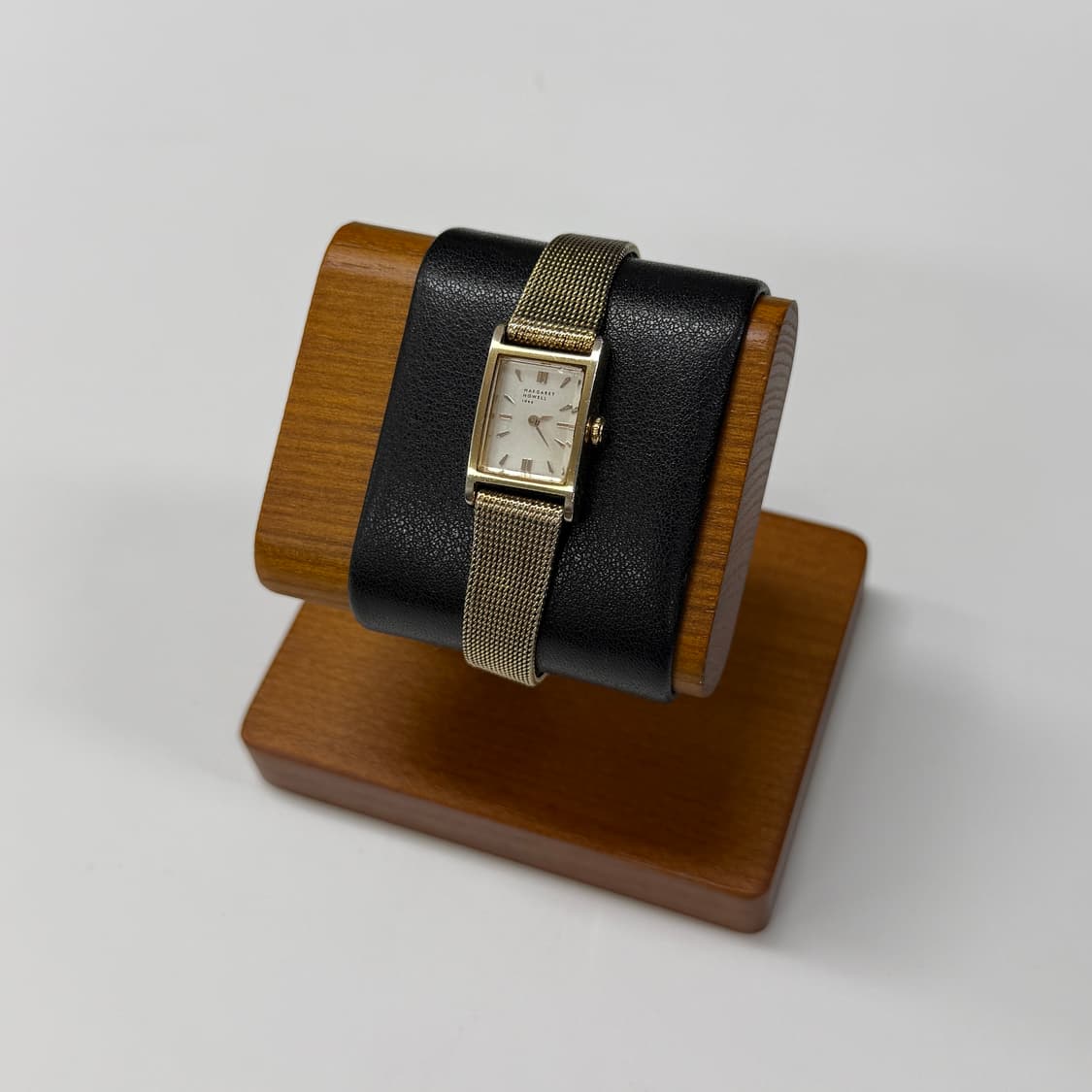 Margaret Howell square watch in gold 상품이미지2