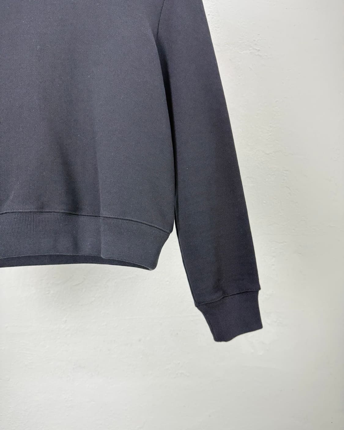 드리스반노튼 숄더패치 블랙 스웨트 셔츠 상품이미지6