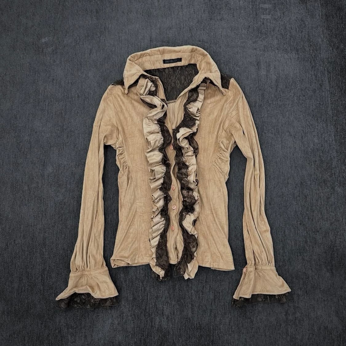 beige lace frill suede blouse 상품이미지3