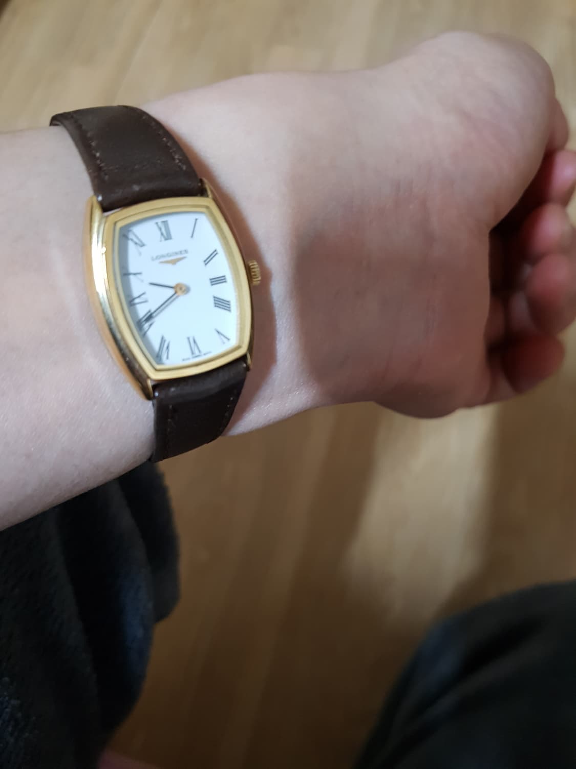 론진 탱크 클래식 디자인 여성 수동시계 팝니다 상품이미지3