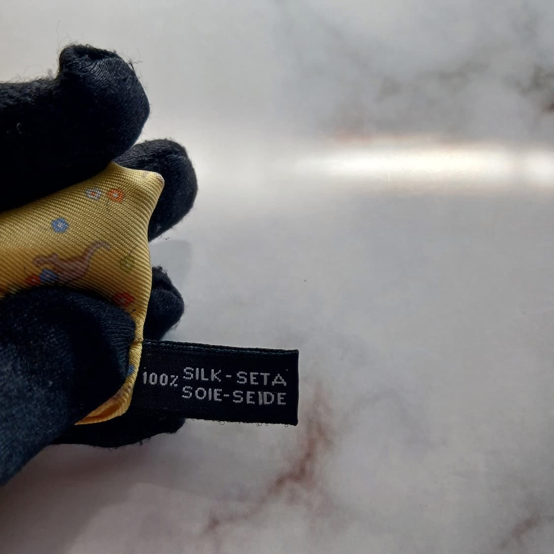 페라가모 실크 옐로 패턴 넥타이 8.5cm A~B등급 A18356
 상품이미지9