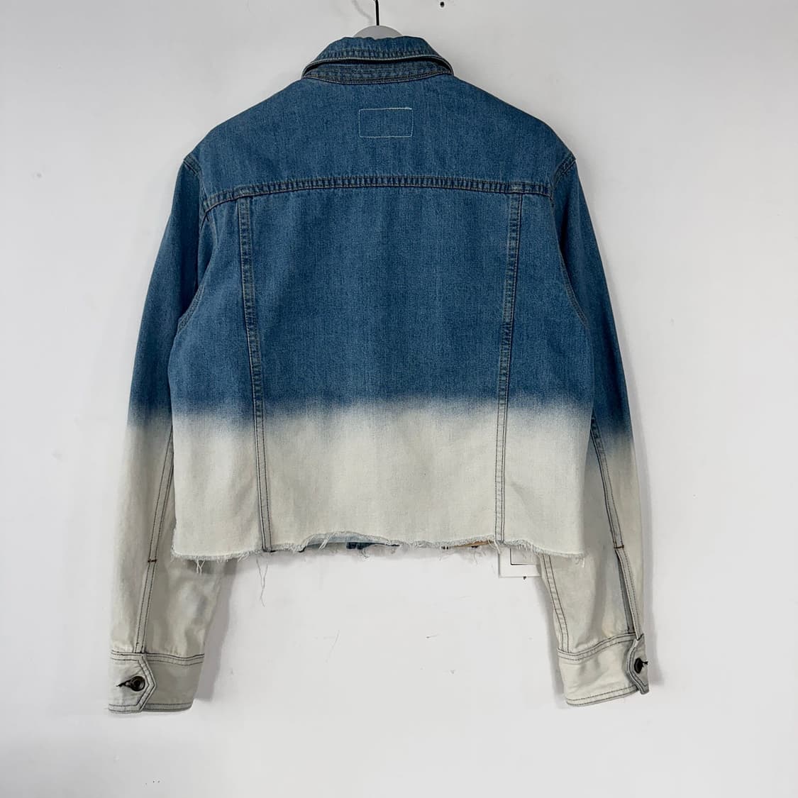 랙앤본 옴브레 크롭 데님 재킷 상품이미지5