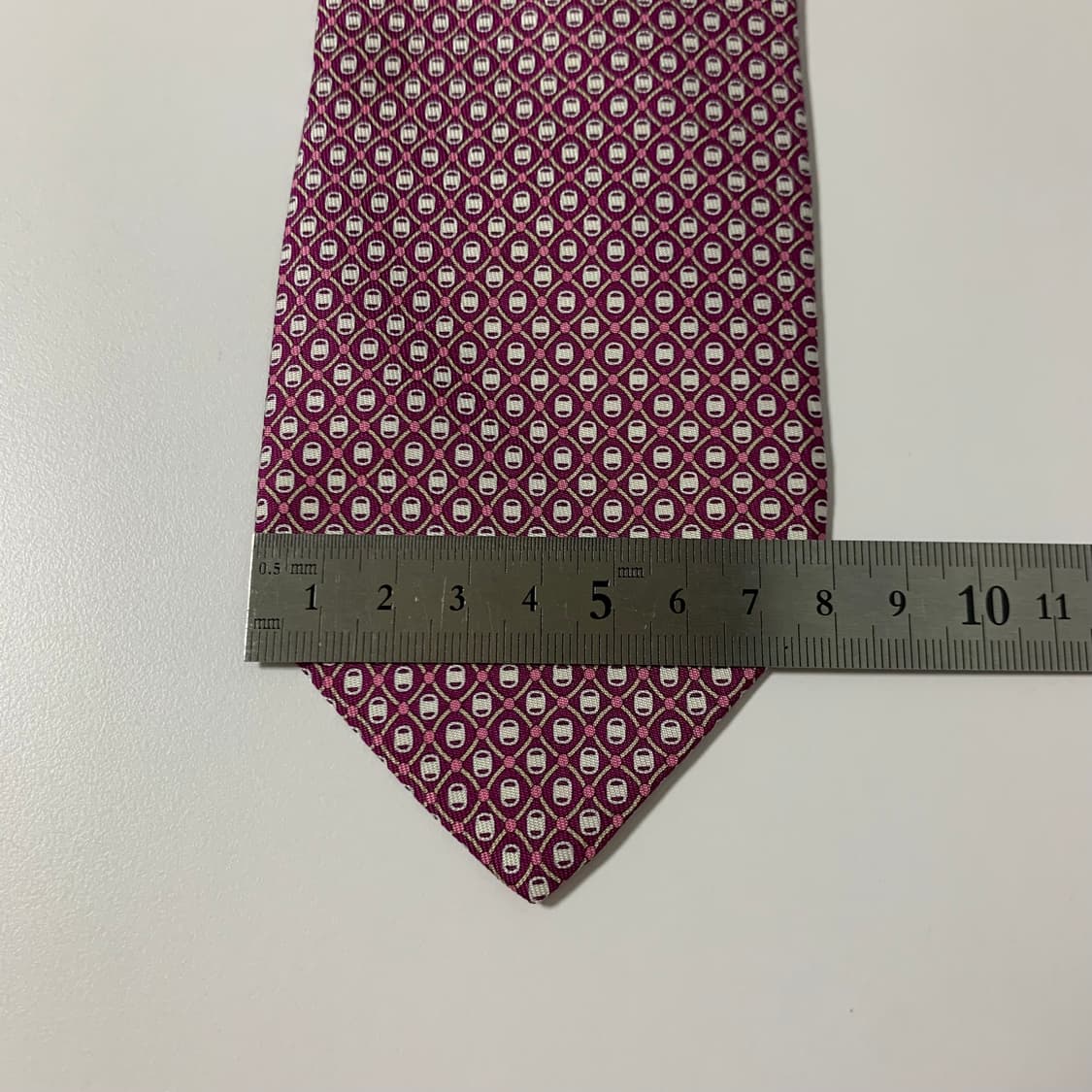 페레가모(Ferragamo) 명품 클래식 이태리넥타이 A+등급 8cm 상품이미지10