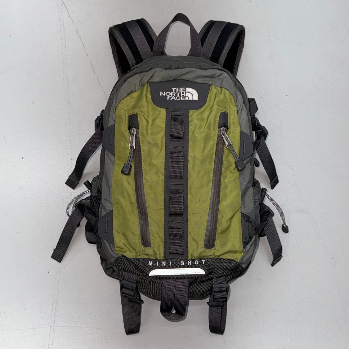 노스페이스 고프코어 카키 그린 미니샷 백팩 상품이미지2