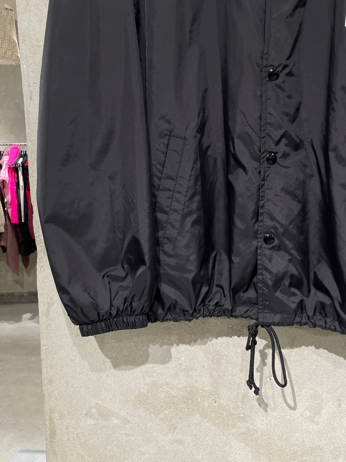 꼼데가르송 x 스투시 블랙 T-그래픽 코치 자켓 상품이미지4