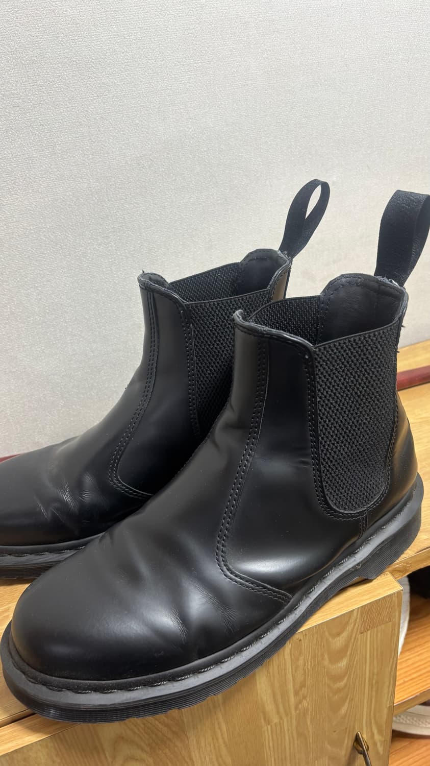 닥터마틴 첼시부츠 상품이미지1