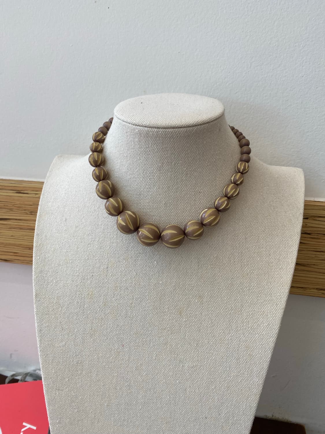 브라운 숏 비즈 목걸이 상품이미지1