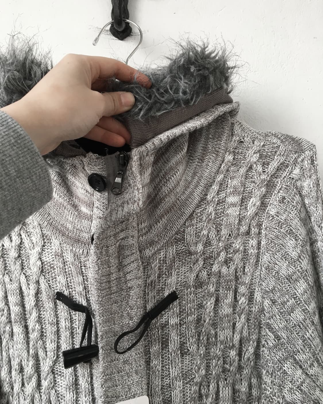 Fake fur hood duffle button knit cardiga 상품이미지5