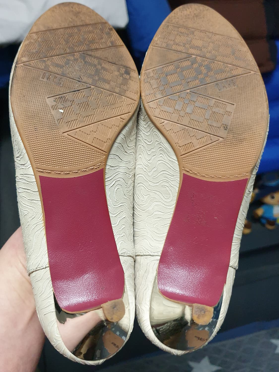 닥스 프라이빗 컬렉션 토파즈큐빅 무아레패턴 하이힐 (240) 굽7cm 상품이미지5