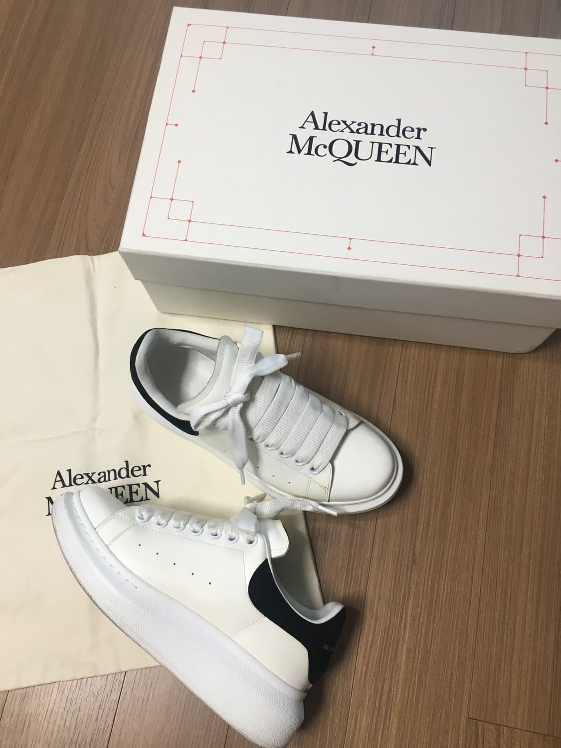 알렉산더 맥퀸 오버솔 스니커즈 여성 상품이미지1