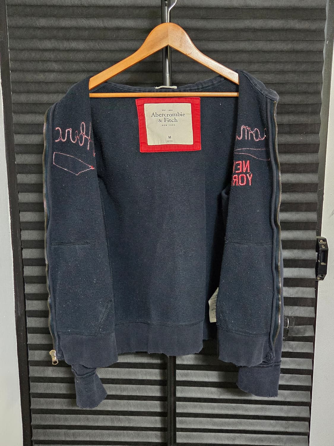 [아베크롬비 앤 피치] 머슬 핏 빅 로고 아플리케 후드집업 | 00126 상품이미지5