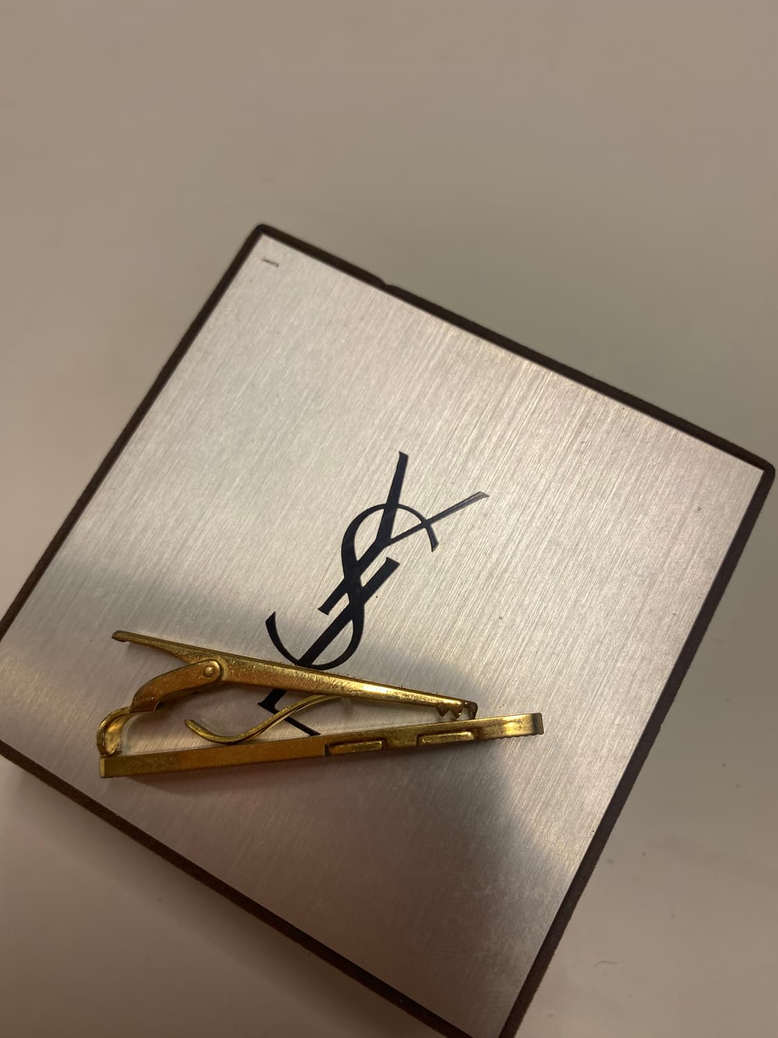 정품 입생로랑 골드 넥타이핀 상품이미지6