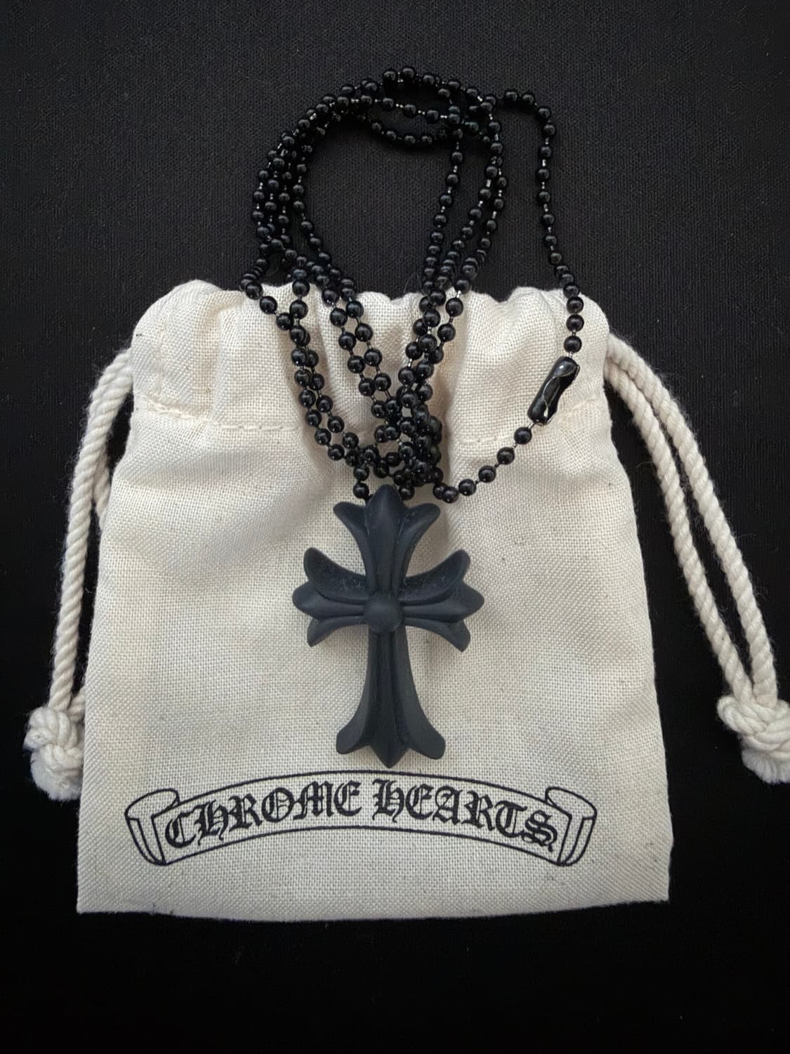 크롬하츠 실리크롬 CH 크로스 펜던트 블랙 상품이미지1