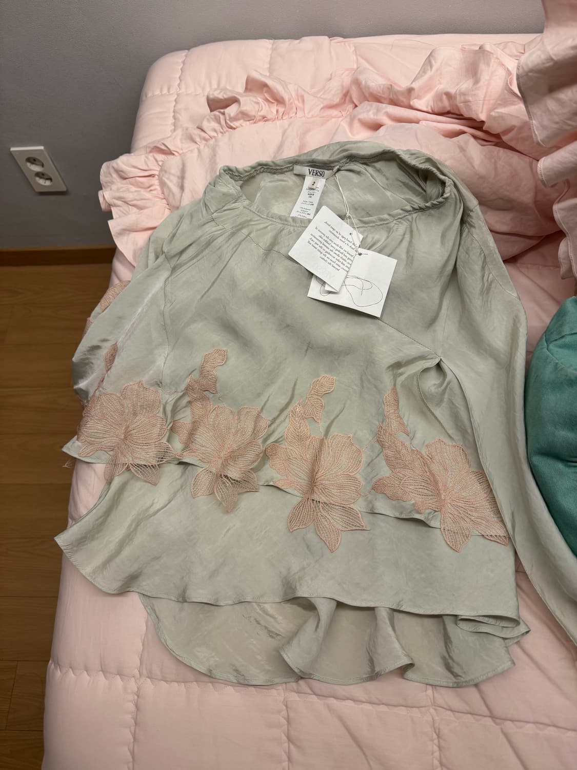 Verso 베르소 ASYMMETRIC LACE SKIRT 사이즈m 상품이미지3
