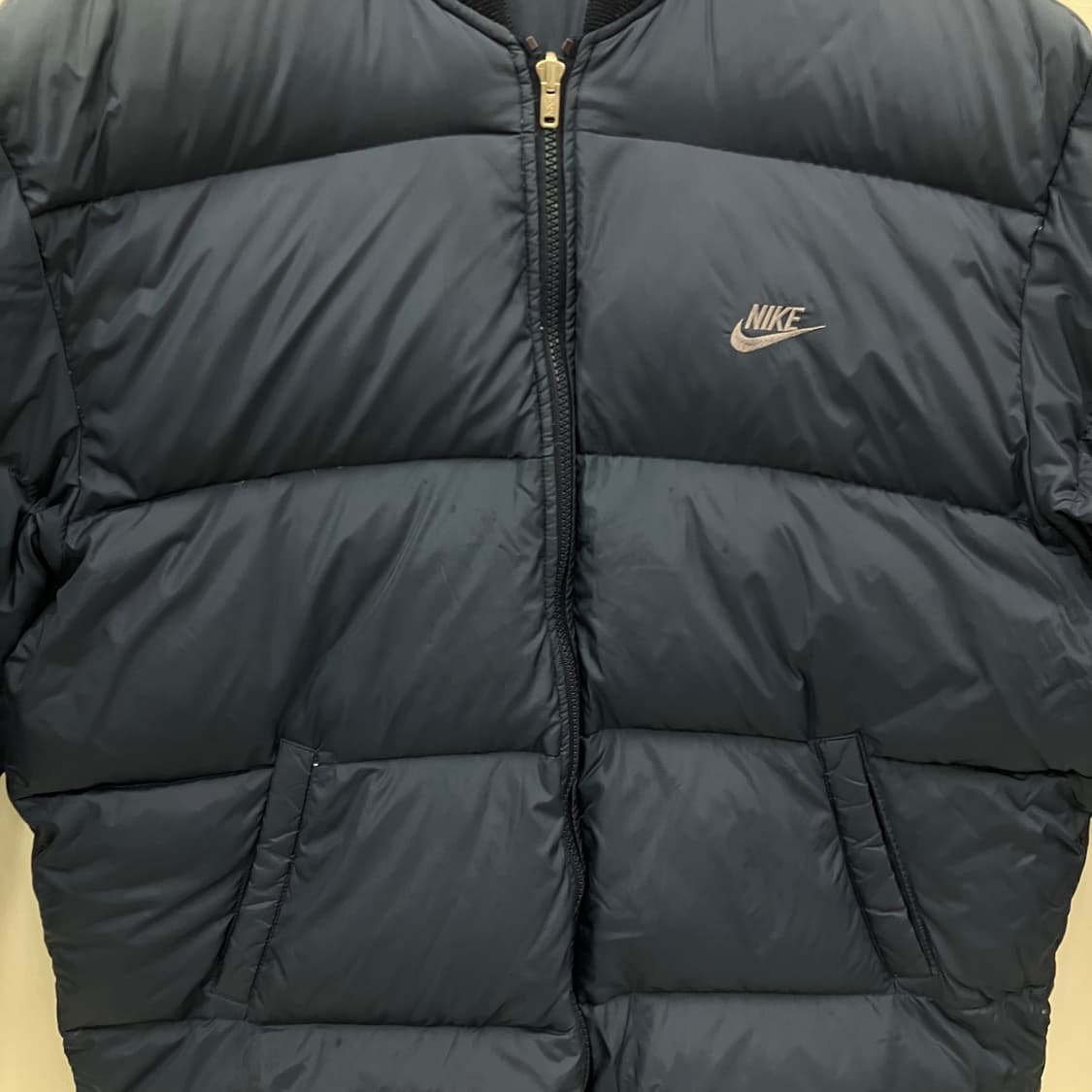 나이키 삼나스포츠 올드스쿨 네이비 덕다운 패딩  상품이미지4