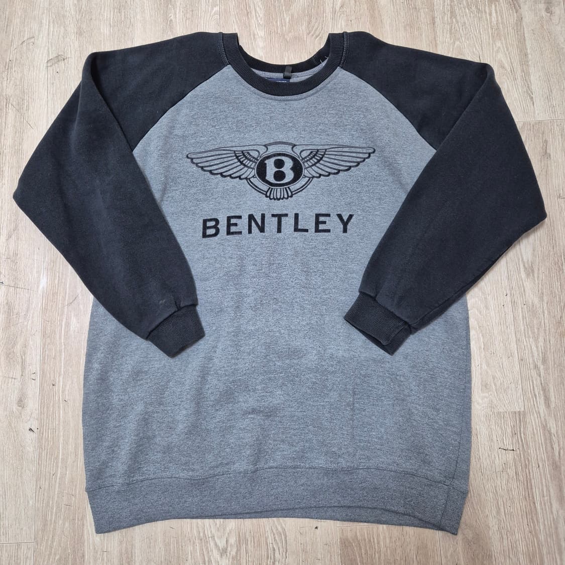 벤틀리 빅로고 나그랑 맨투맨 상품이미지1