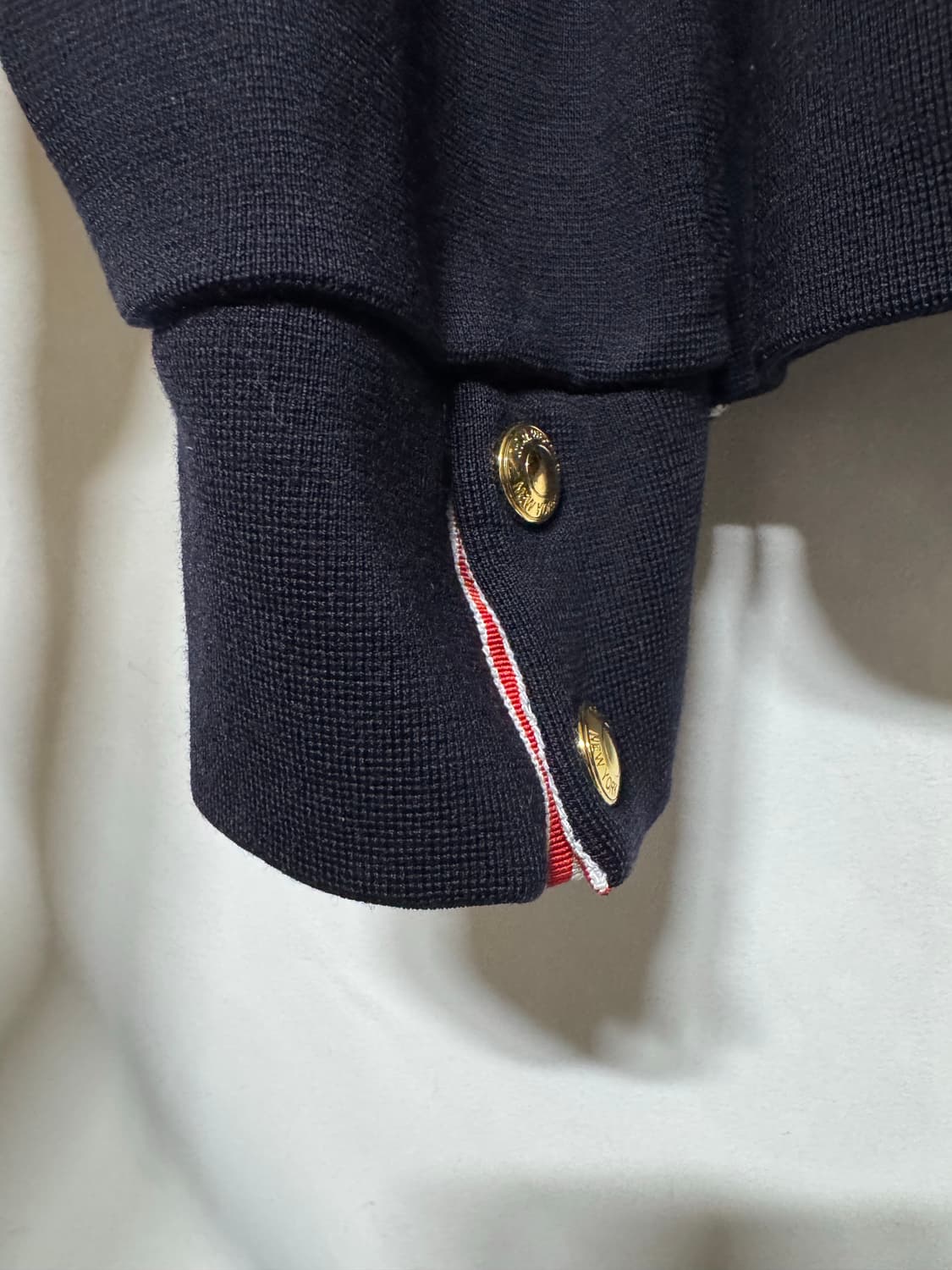 3 톰브라운 금장 버튼 울 니트 상품이미지4